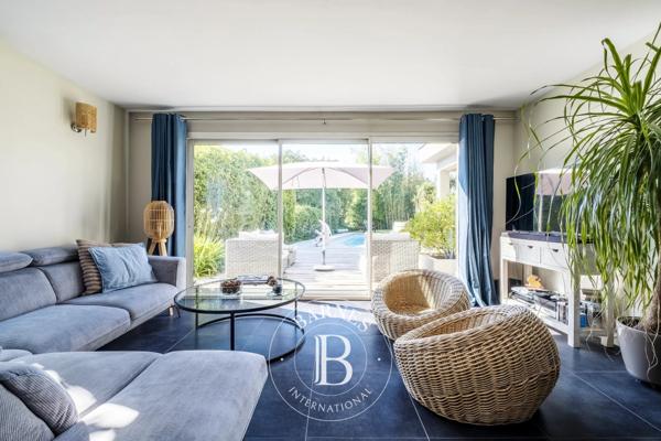 Pessac, Maison 5 Chambres -  227 m² à vendre