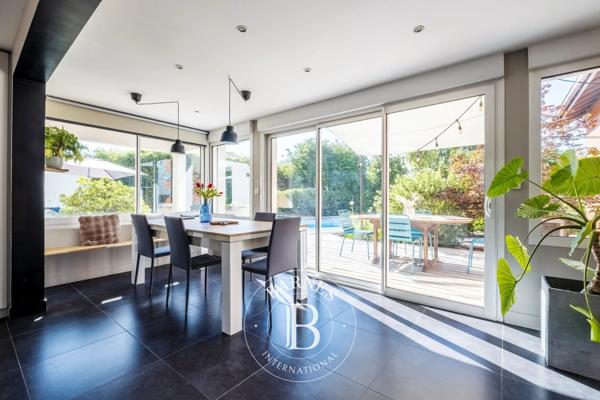 Pessac, Maison 5 Chambres -  227 m² à vendre