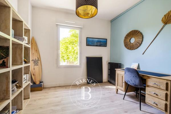 Pessac, Maison 5 Chambres -  227 m² à vendre