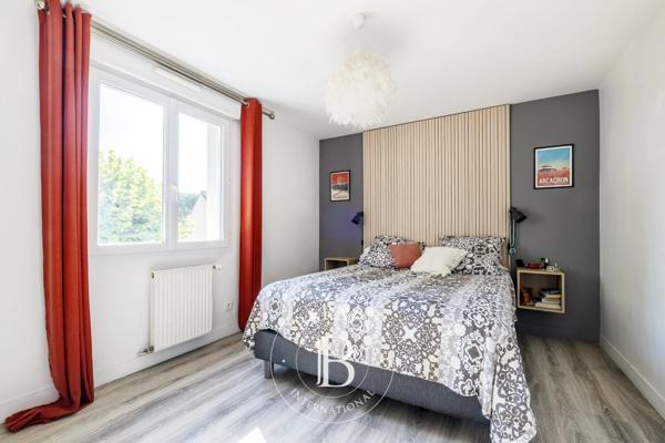 Pessac, Maison 5 Chambres -  227 m² à vendre