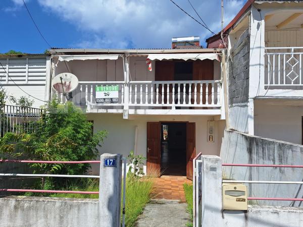 Maison de ville  140m 2 BASSE-TERRE