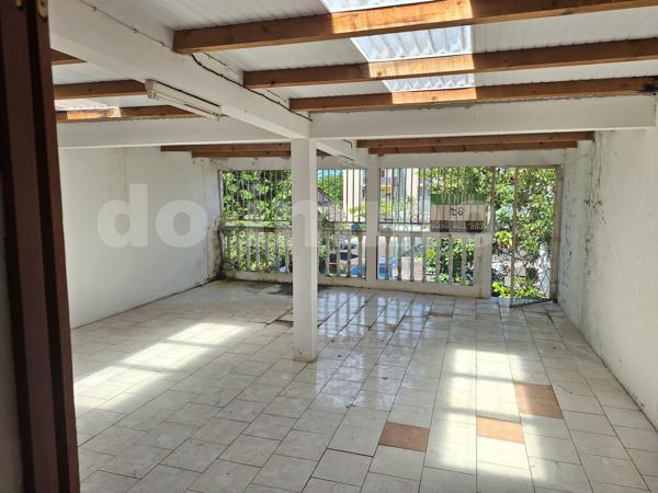 Maison de ville  140m 2 BASSE-TERRE