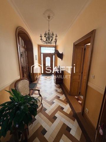 PERLE RARE EN CENTRE VILLE DE CHÂTILLON-SUR-INDRE ! 206 m² – 6 chambres – Beaux volumes – Terrain  2152 m²