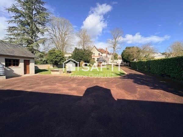 PERLE RARE EN CENTRE VILLE DE CHÂTILLON-SUR-INDRE ! 206 m² – 6 chambres – Beaux volumes – Terrain  2152 m²