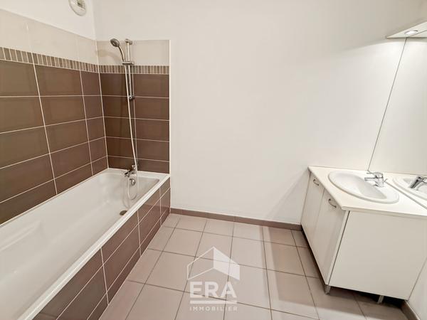 À vendre  Appartement T3 en rez-de-chaussée entre le Vieux Bourg et les Rives d'Arcins