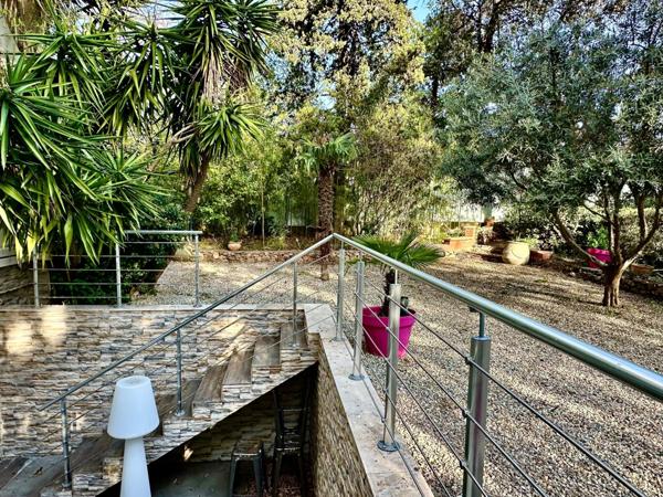 MARSEILLE 9EME, T5 de 174m2 +2 Terrasses + 500m2 de Jardin+ Place de Parking