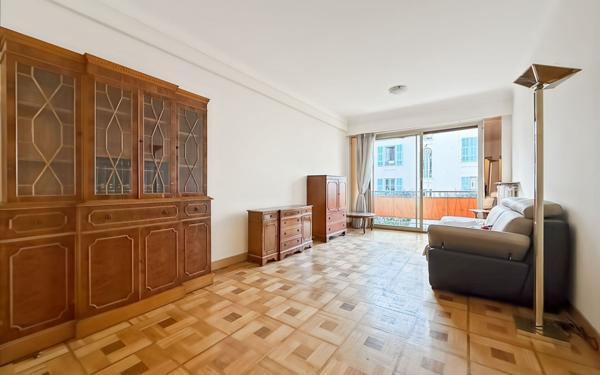 Appartement à vendre    3 pièces • 77 m2 Nice