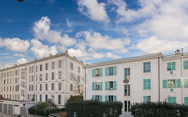 Appartement à vendre    3 pièces • 77 m2 Nice