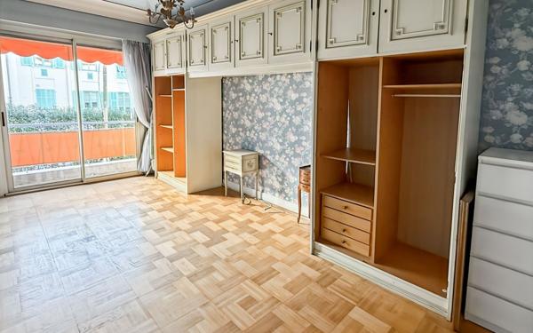 Appartement à vendre    3 pièces • 77 m2 Nice