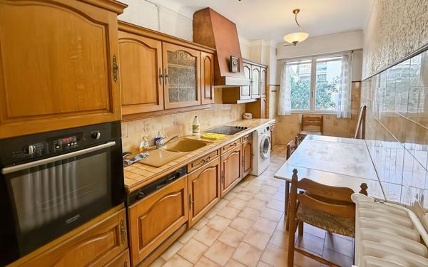 Appartement à vendre    3 pièces • 77 m2 Nice