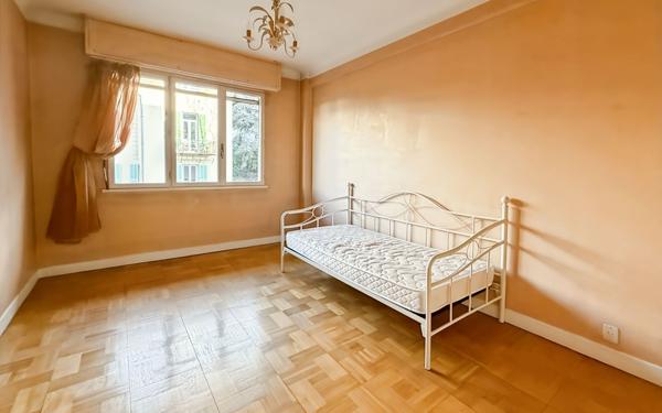 Appartement à vendre    3 pièces • 77 m2 Nice
