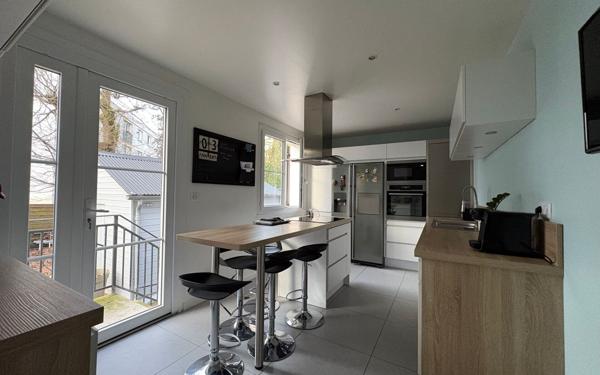 Maison à vendre    5 pièces • 220,85 m2 Yerres