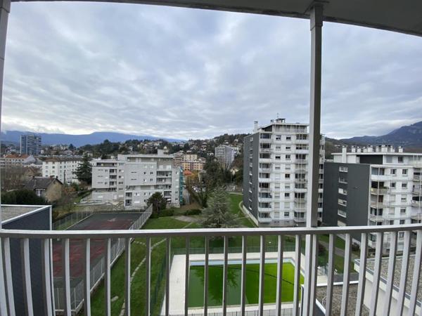 Studio dans une résidence sécurisé, avec parking