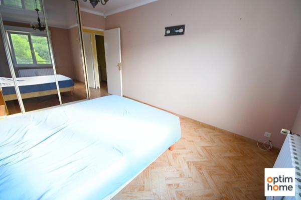 MAISON DE PLAIN PIED SURELEVE - VUE DEGAGEE - TERRAIN 12 ARES 37