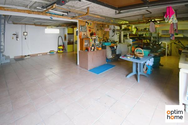 MAISON DE PLAIN PIED SURELEVE - VUE DEGAGEE - TERRAIN 12 ARES 37
