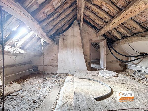Maison de village avec dépendances et terrain clos de 1250 m²