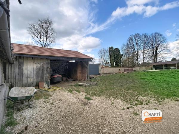 Maison de village avec dépendances et terrain clos de 1250 m²