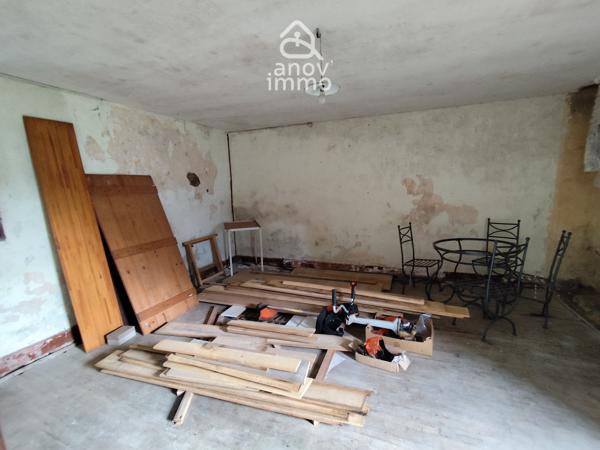Propriete
                                                                                                                                                                                                                                                                                                                        7 pièce(s)                                                                                                                                                                                                          2 chambre(s)                                                                                                                                                                                                          240  m²