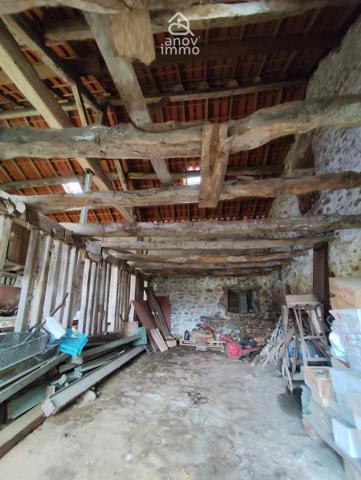 Propriete
                                                                                                                                                                                                                                                                                                                        7 pièce(s)                                                                                                                                                                                                          2 chambre(s)                                                                                                                                                                                                          240  m²