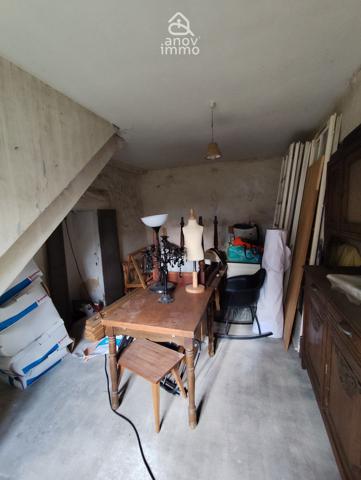 Propriete
                                                                                                                                                                                                                                                                                                                        7 pièce(s)                                                                                                                                                                                                          2 chambre(s)                                                                                                                                                                                                          240  m²