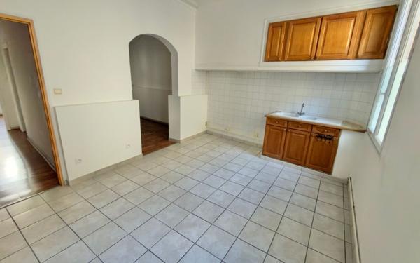 Appartement à vendre    2 pièces • 43 m2 Vauvert