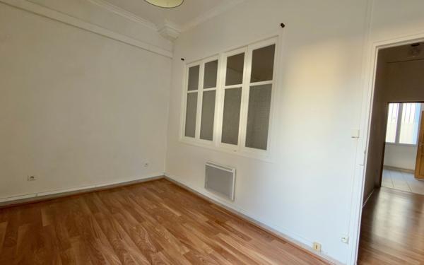 Appartement à vendre    2 pièces • 43 m2 Vauvert