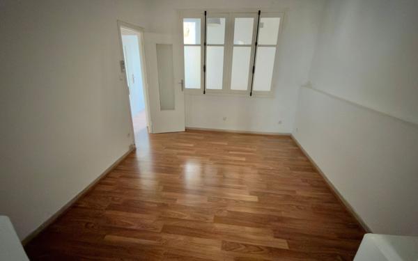 Appartement à vendre    2 pièces • 43 m2 Vauvert