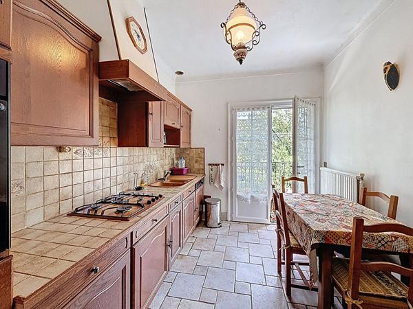 Maison à vendre à Peymeinade - 5 pièces, 4 chambres, grand jardin, 112 m² habitable, 163 m² au sol, 1325 m² de terrain