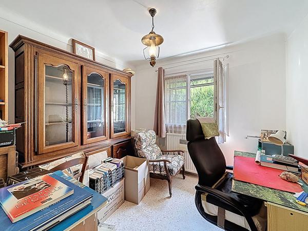 Maison à vendre à Peymeinade - 5 pièces, 4 chambres, grand jardin, 112 m² habitable, 163 m² au sol, 1325 m² de terrain