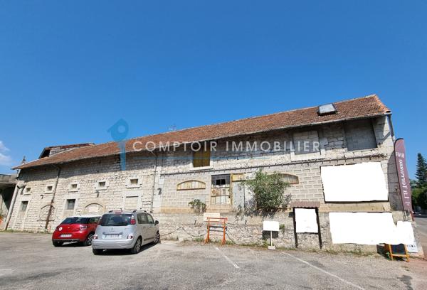 Maison
                                                                                                                                                                                                                                                                                                                        3 pièce(s)                                                                                                                                                                                                          1 chambre(s)                                                                                                                                                                                                          300  m²