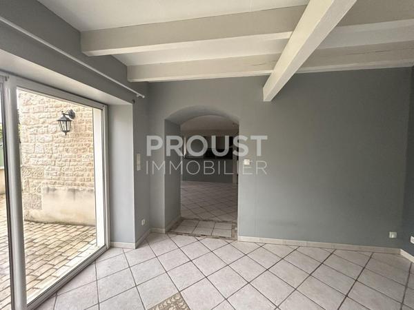 En exclusivité maison en pierre 3 chambres et un bureau (quartier sainte-pezenne)
