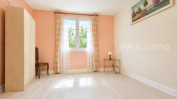 Maison Sezanne 7 pièce(s) 127 m2
