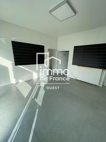 Local commercial Laval 47 m2