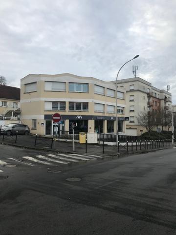 Ris Orangis, Local commercial de 4 bureaux