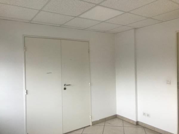 Ris Orangis, Local commercial de 4 bureaux