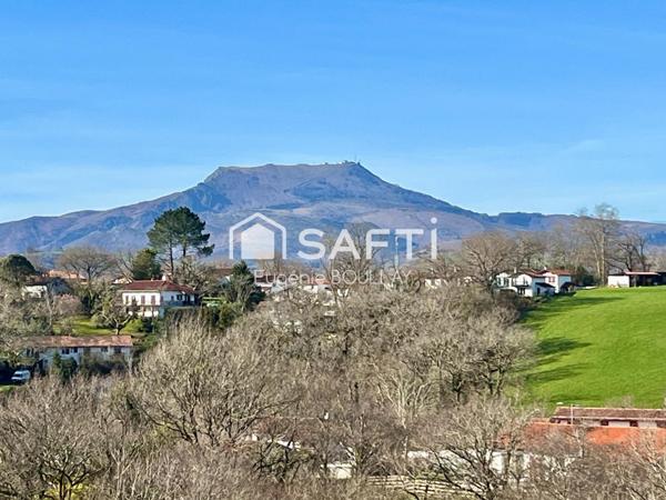 Belle maison basque vue Rhune, proche du lac