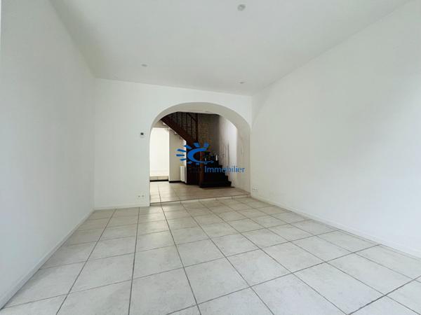 MAISON T6 - THAIRE 148 m²  Thaire