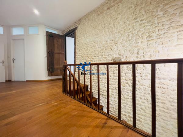 MAISON T6 - THAIRE 148 m²  Thaire