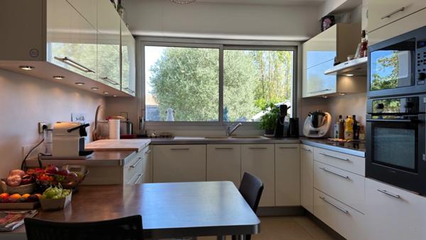 EXCLUSIVITÉ – Maison d’architecte avec piscine au Cap de Bos, Pessac