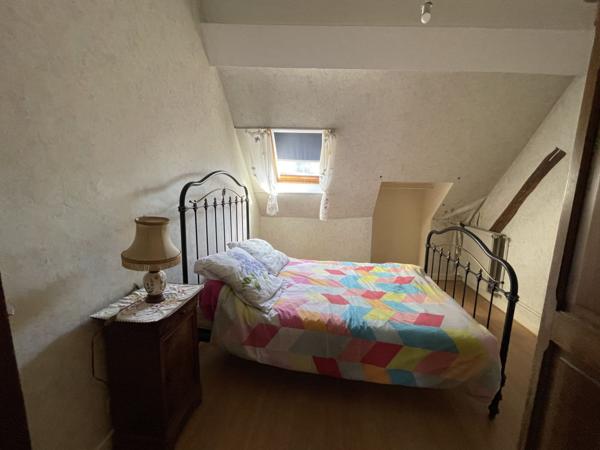 Vente Maison122 m² - 5 Pièces - ST AMAND MONTROND (18200)