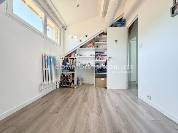 Maison
                                                                                                                                                                                                                                                                                                                        5 pièce(s)                                                                                                                                                                                                          3 chambre(s)                                                                                                                                                                                                          77  m²