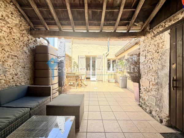 Maison
                                                                                                                                                                                                                                                                                                                        5 pièce(s)                                                                                                                                                                                                          3 chambre(s)                                                                                                                                                                                                          77  m²