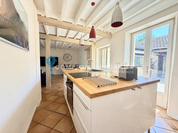Maison
                                                                                                                                                                                                                                                                                                                        5 pièce(s)                                                                                                                                                                                                          3 chambre(s)                                                                                                                                                                                                          77  m²
