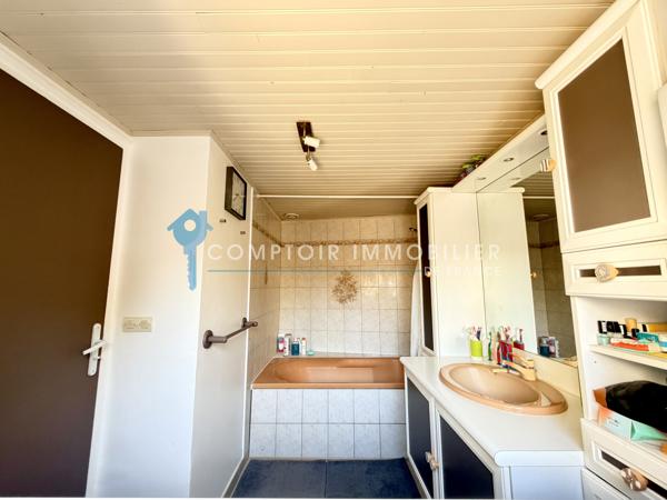 Maison
                                                                                                                                                                                                                                                                                                                        5 pièce(s)                                                                                                                                                                                                          3 chambre(s)                                                                                                                                                                                                          77  m²