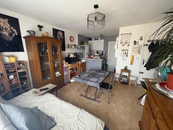 2 STUDIOS DE 10m² et 23 m²