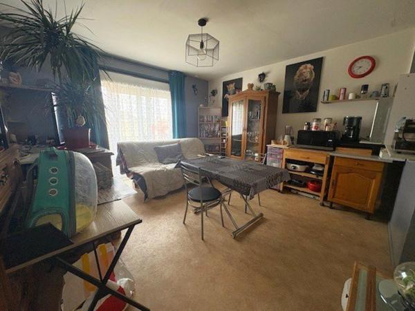 2 STUDIOS DE 10m² et 23 m²