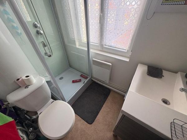 2 STUDIOS DE 10m² et 23 m²