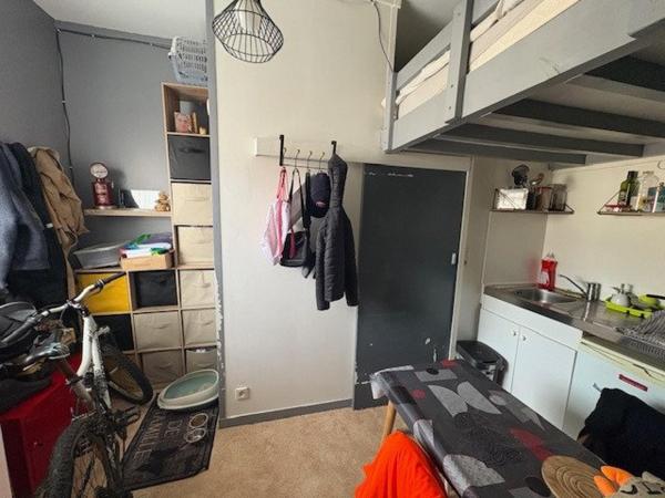 2 STUDIOS DE 10m² et 23 m²