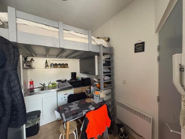 2 STUDIOS DE 10m² et 23 m²