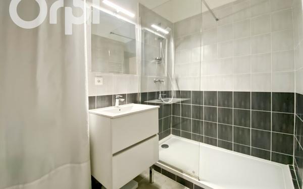 Appartement à vendre    3 pièces • 70 m2 Vals-les-Bains